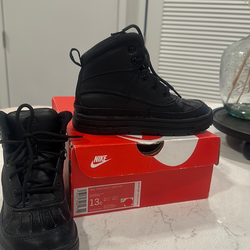 Brand new nike woodside 2 high (ps)
